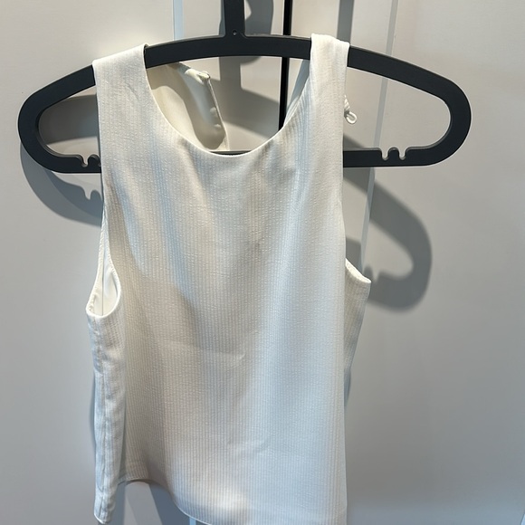 Babaton white sleeveless blouse - Picture 2 of 3